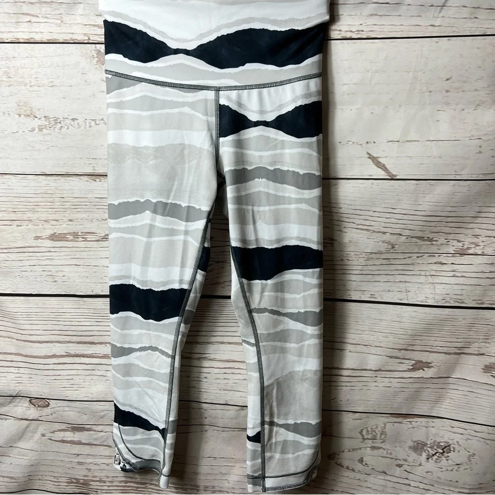 Lululemon True Self Crop Pants Size 6